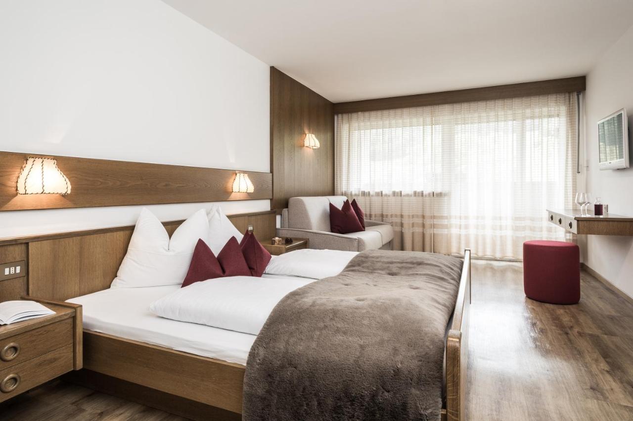 Hotel Zum Loewen - Al Leone メルティナ エクステリア 写真