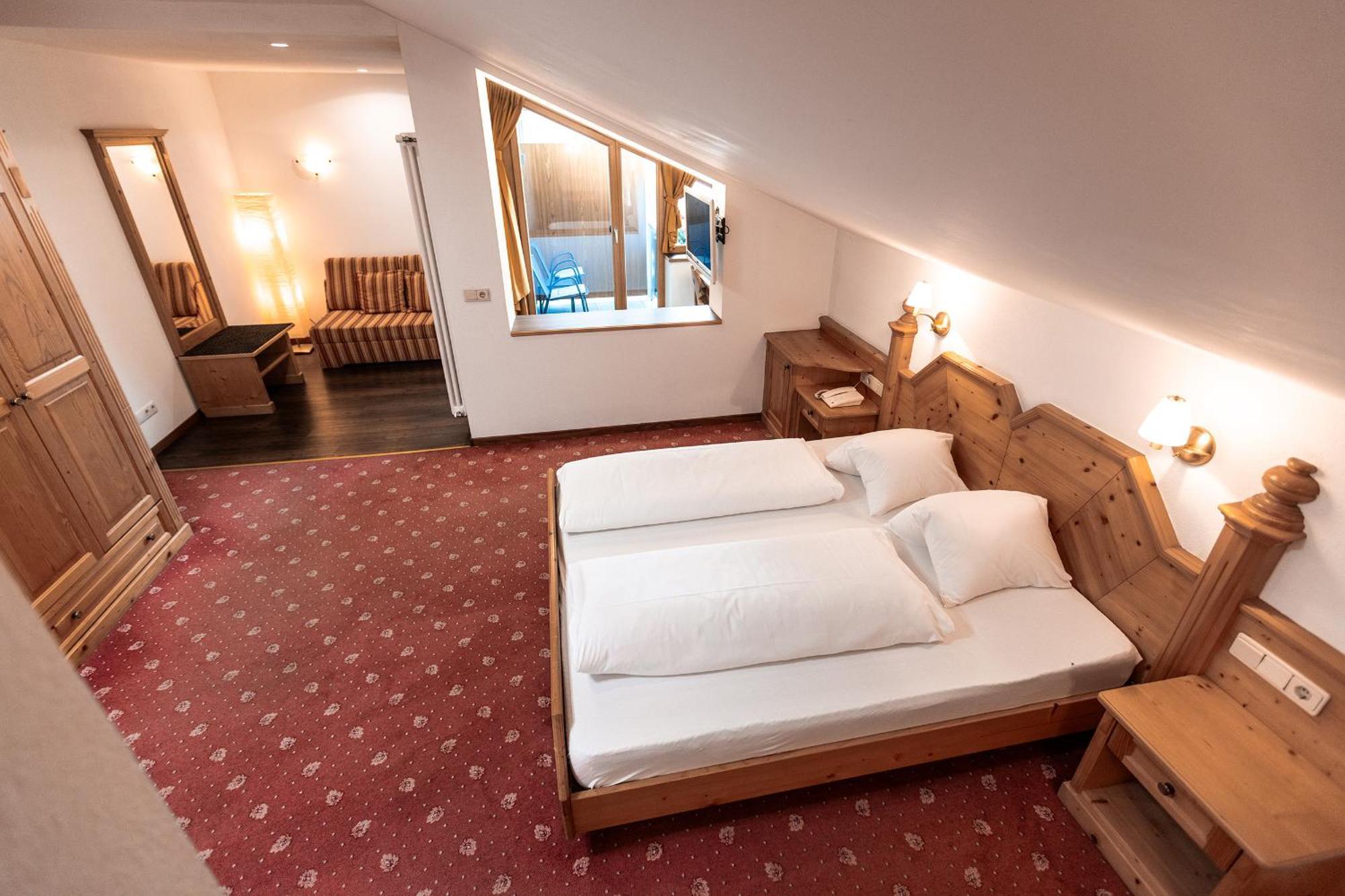 Hotel Zum Loewen - Al Leone メルティナ エクステリア 写真