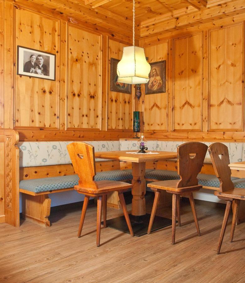 Hotel Zum Loewen - Al Leone メルティナ エクステリア 写真